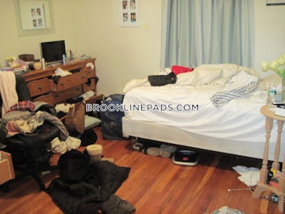 Brookline 4 Beds 2 Baths  Boston University - $6,000 No Fee